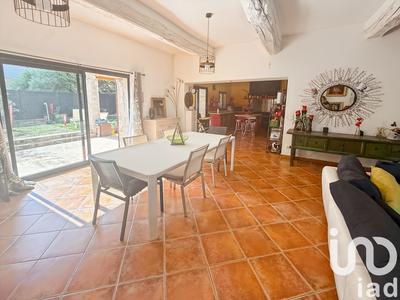 Maison - 300 m² - 6 pièces