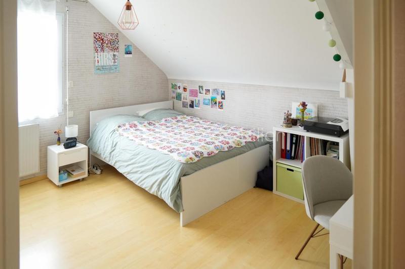 Maison - 230 m² - 9 pièces