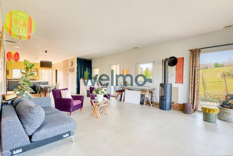 Maison - 360 m² - 10 pièces