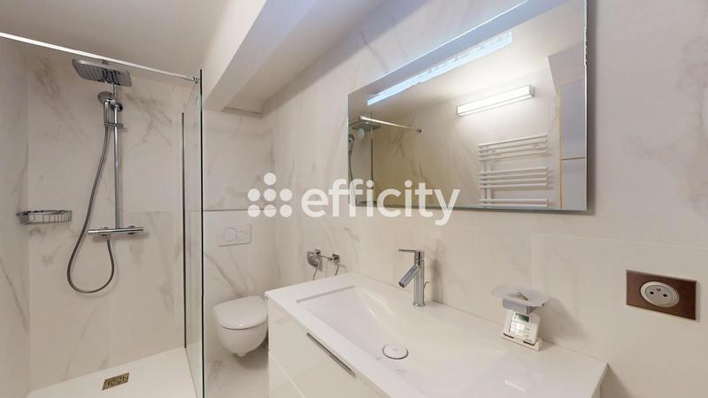 Maison - 260 m² - 7 pièces