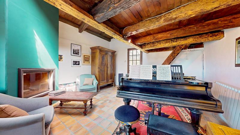 Maison - 240 m² - 4 pièces