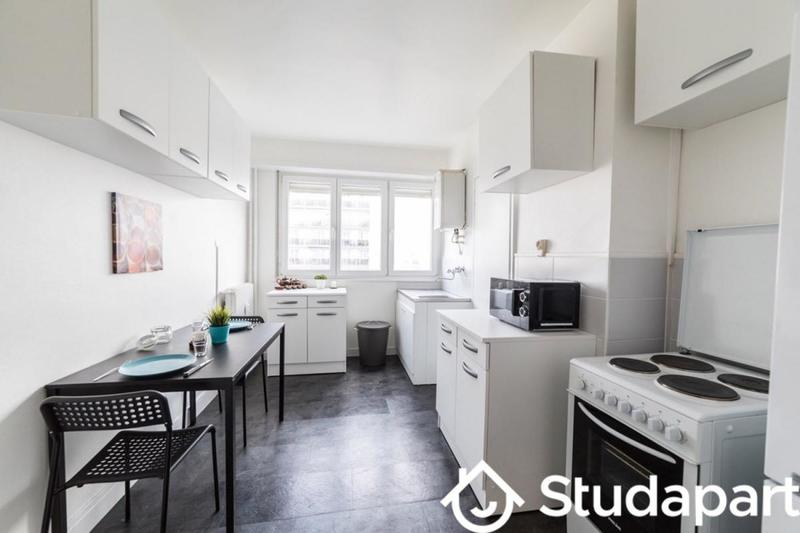 Chambre - 13 m² - 1 pièce