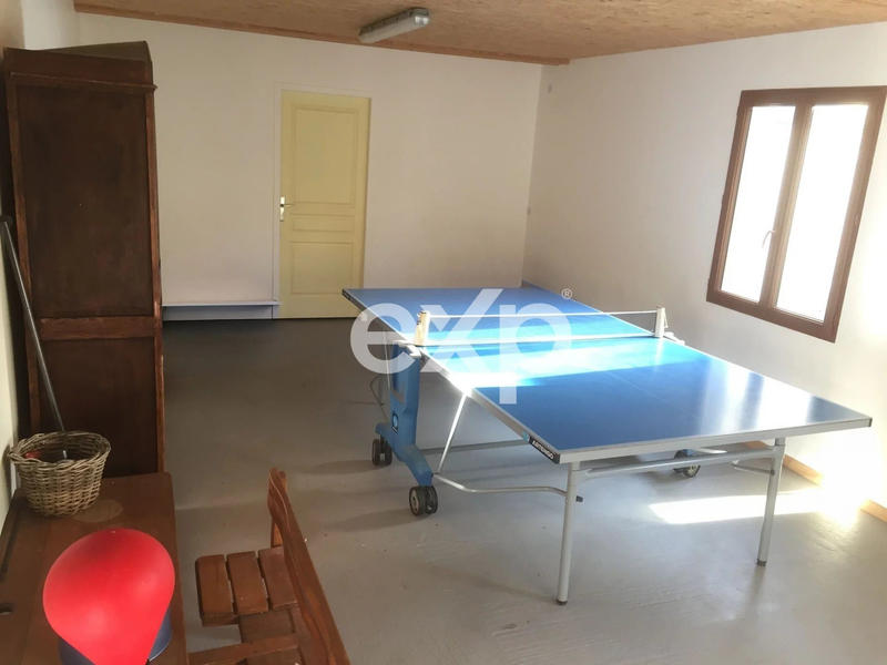 Maison - 619 m² - 21 pièces