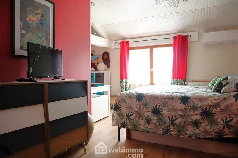 Maison - 229 m² - 8 pièces