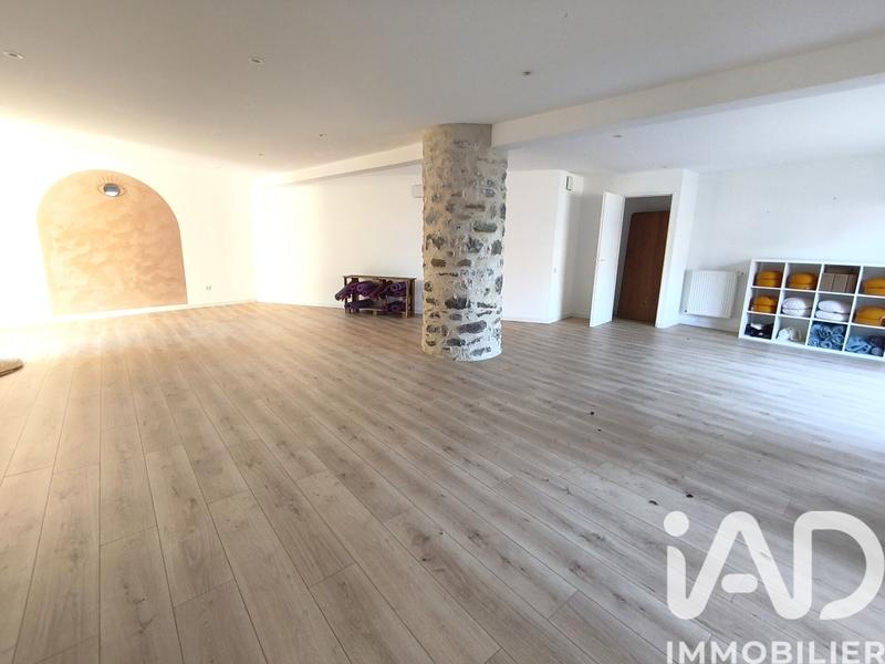 Maison - 750 m² - 24 pièces