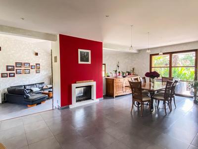 Maison - 215 m² - 7 pièces