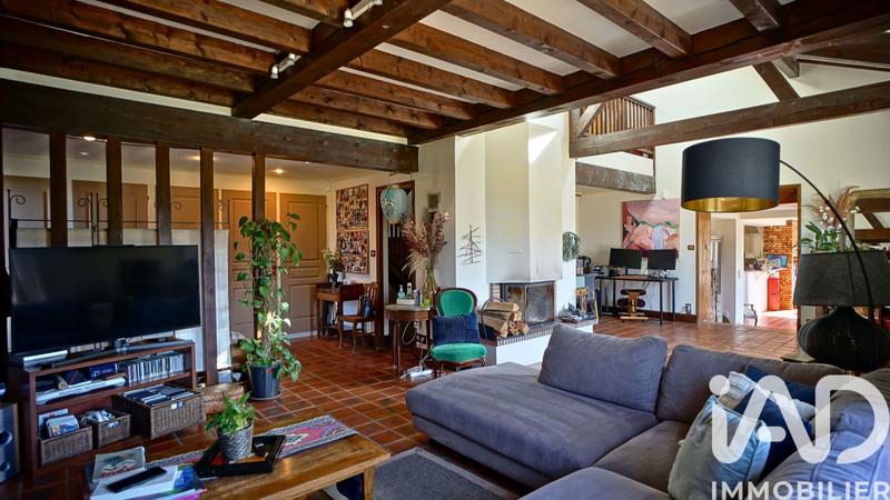 Maison - 210 m² - 9 pièces