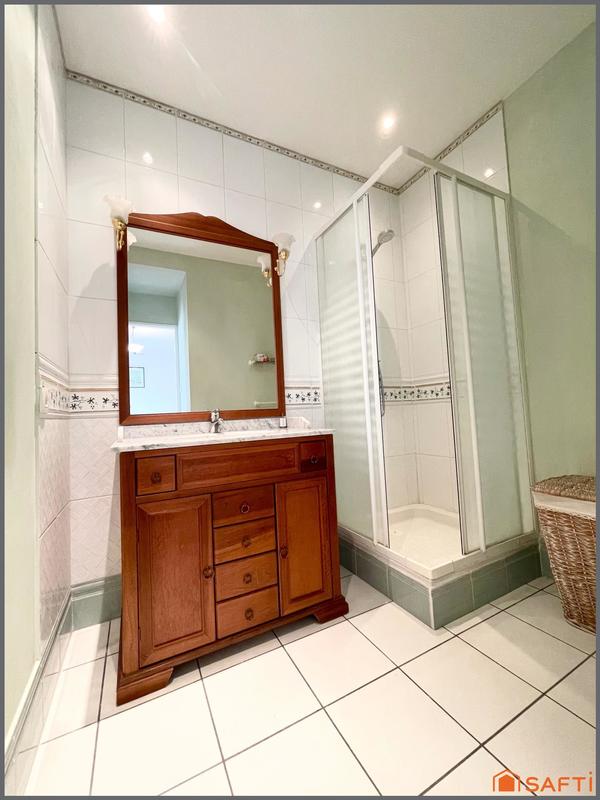 Maison - 294 m² - 9 pièces