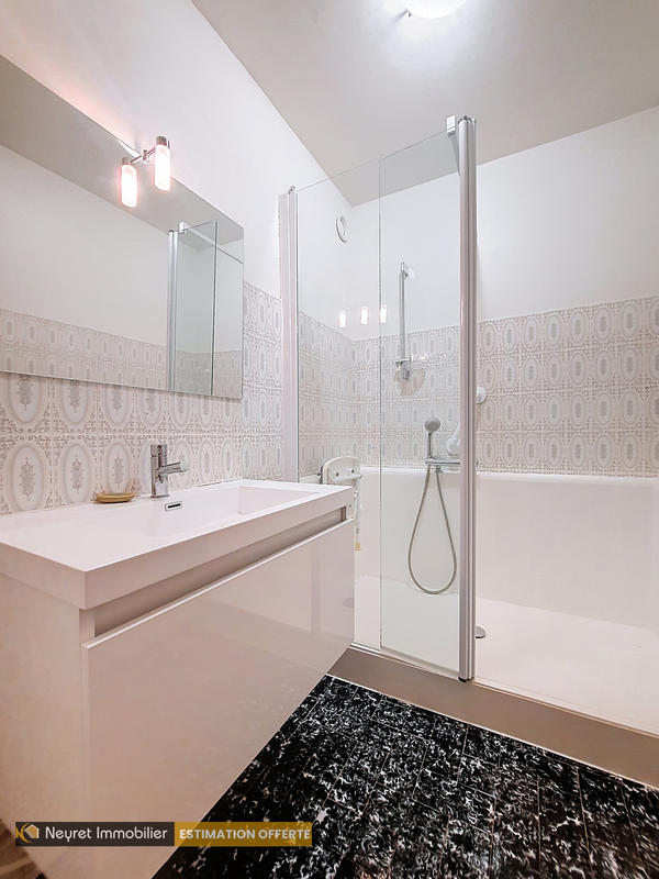 Appartement - 82 m² - 5 pièces