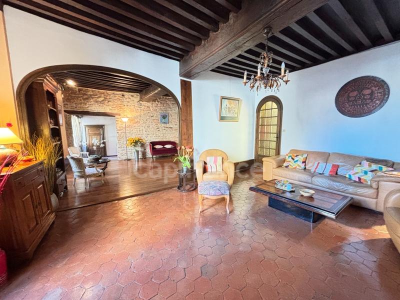 Maison - 304 m² - 10 pièces