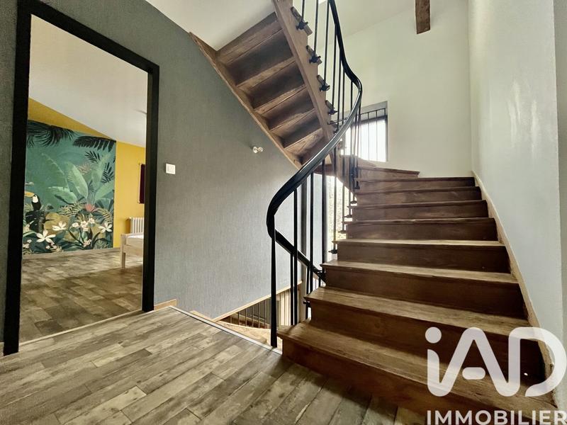 Maison - 225 m² - 10 pièces