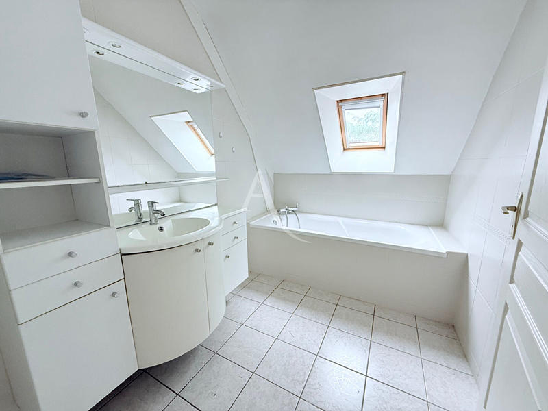 Maison - 138 m² - 5 pièces