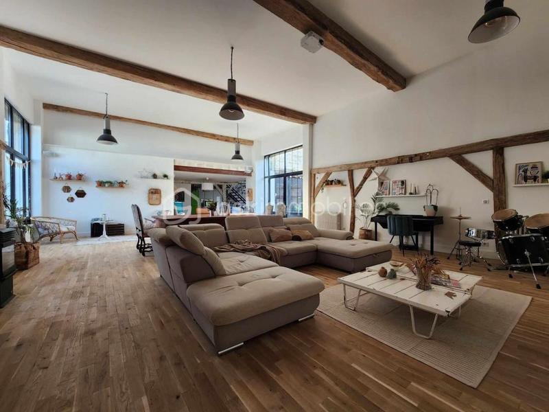 Maison - 392 m² - 6 pièces