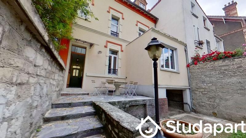 Chambre - 127 m² - 1 pièce