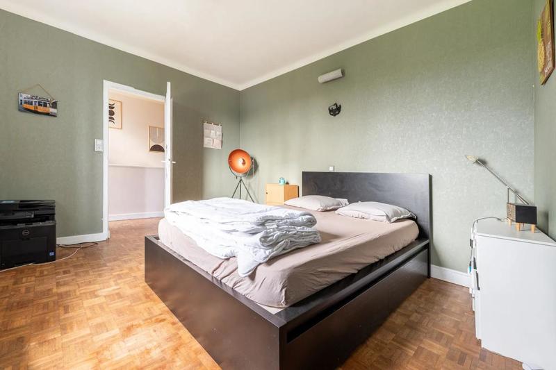 Maison - 200 m² - 8 pièces