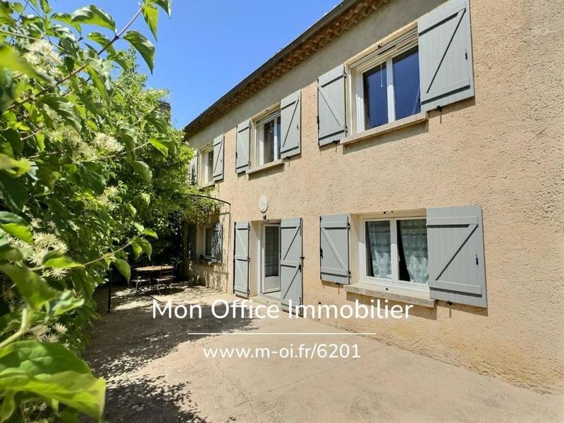 Maison - 250 m² - 10 pièces