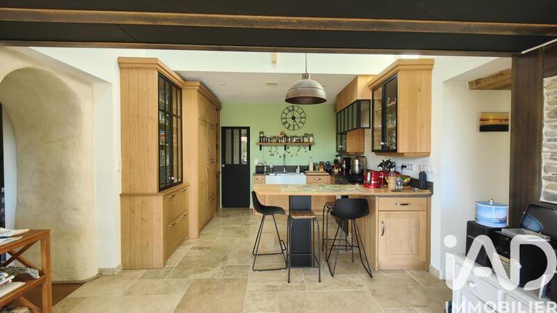 Maison - 187 m² - 8 pièces