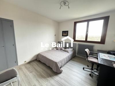 Maison - 180 m² - 8 pièces