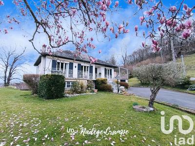 Maison - 159 m² - 8 pièces