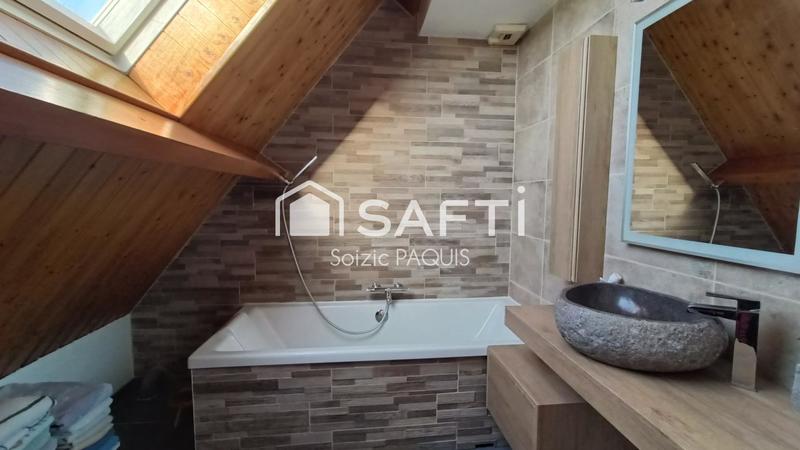 Maison - 202 m² - 6 pièces