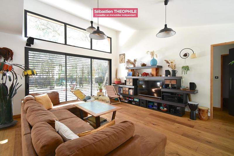 Maison - 161 m² - 5 pièces