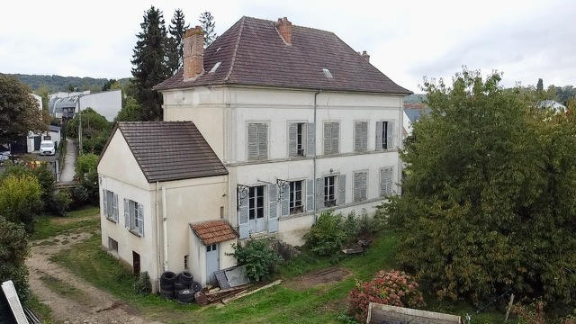 Propriété - 246 m² - 7 pièces