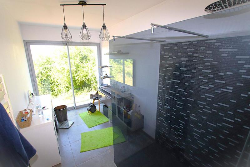 Villa - 300 m² - 8 pièces