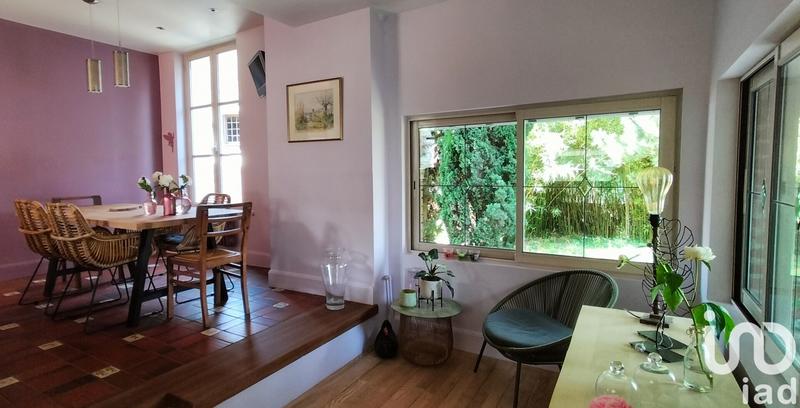 Maison - 263 m² - 11 pièces