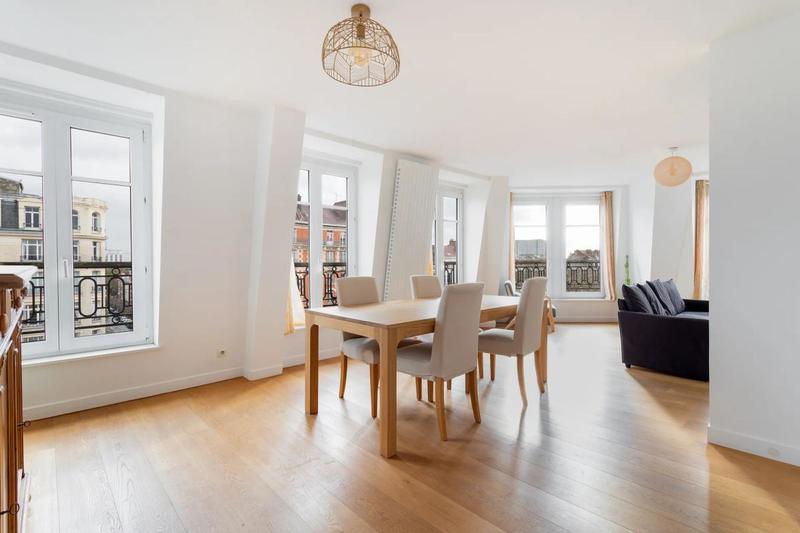 Appartement - 159 m² - 6 pièces