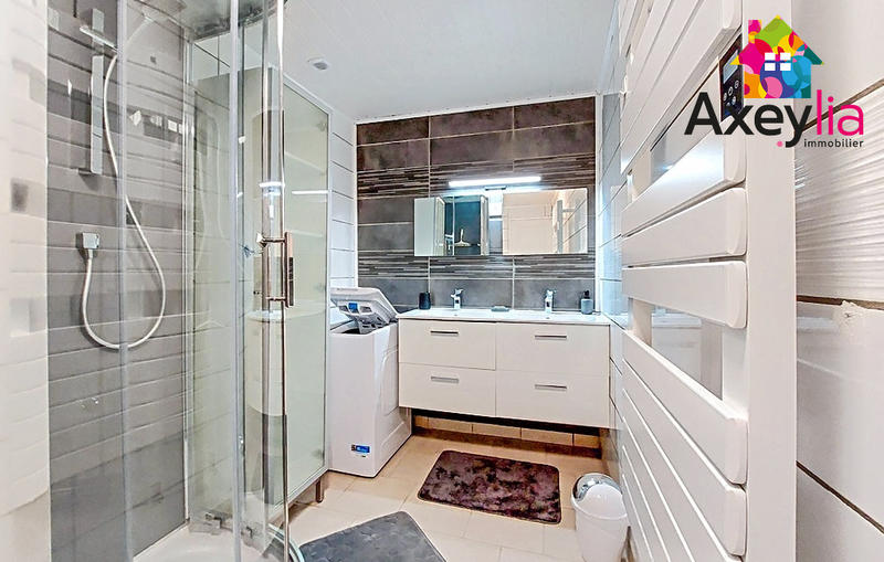 Propriété - 409 m² - 10 pièces