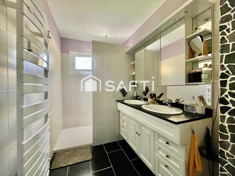 Maison - 104 m² - 4 pièces