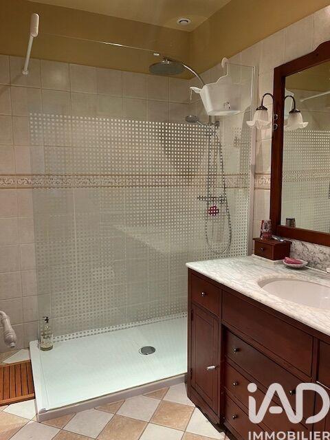 Maison - 227 m² - 8 pièces