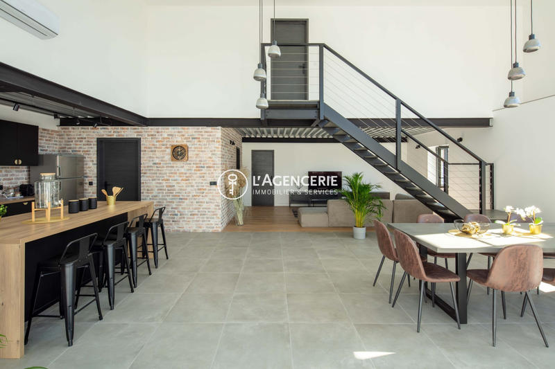 Maison contemporaine - 193 m² - 5 pièces