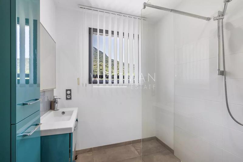 Villa - 180 m² - 7 pièces