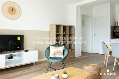 Chambre - 11 m² - 6 pièces
