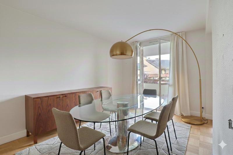 Appartement - 140 m² - 5 pièces