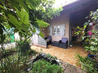 Maison - 90 m² - 5 pièces