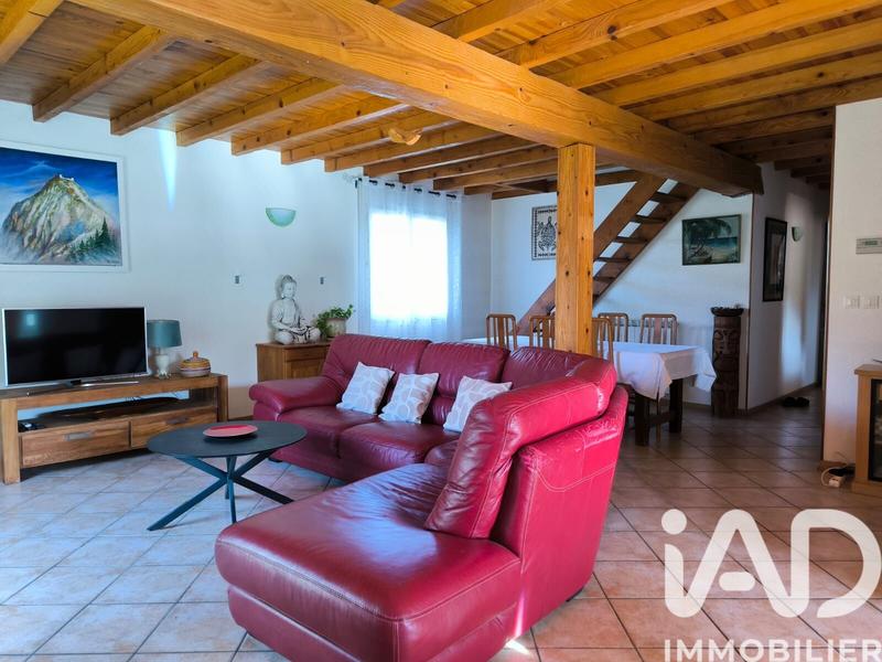 Maison - 207 m² - 9 pièces
