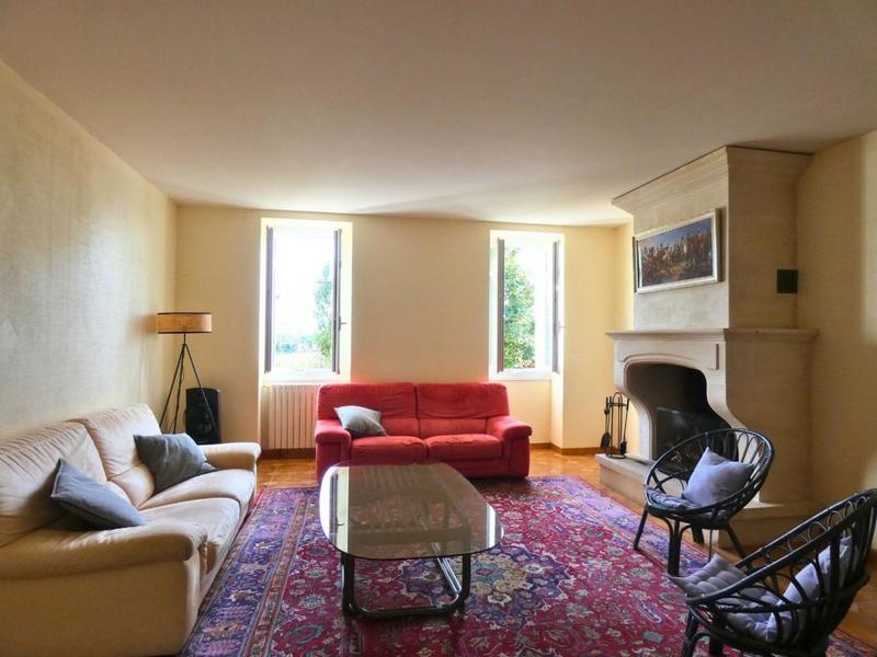 Maison - 280 m² - 8 pièces