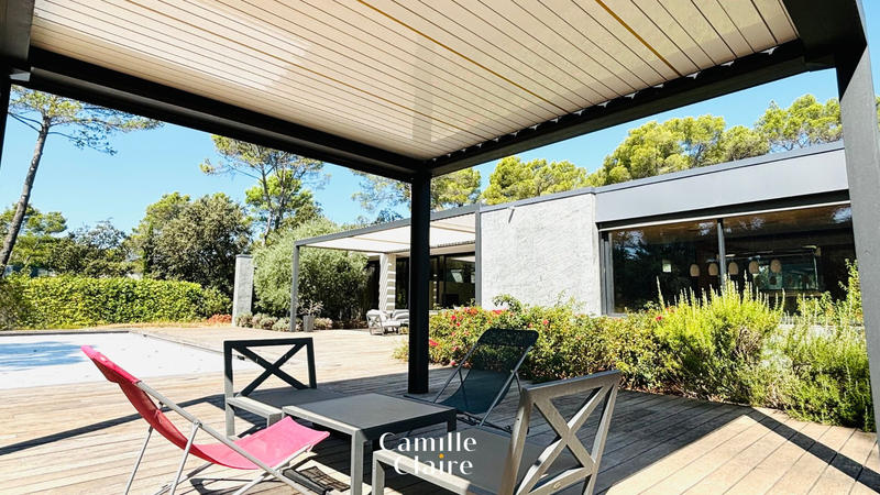 Maison - 240 m² - 5 pièces