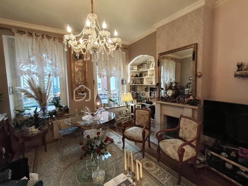 Immeuble - 134 m² - 6 pièces