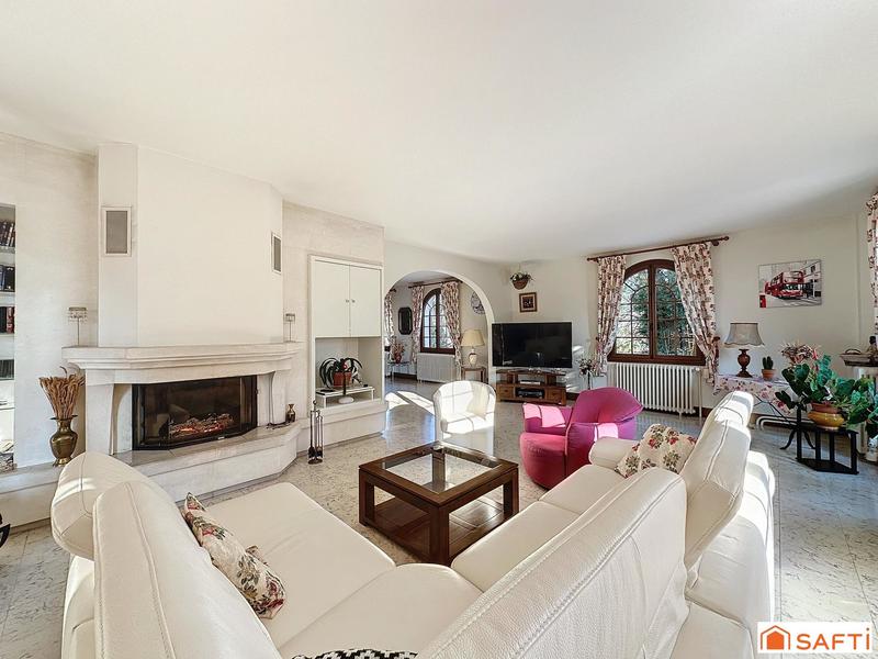 Maison - 317 m² - 10 pièces