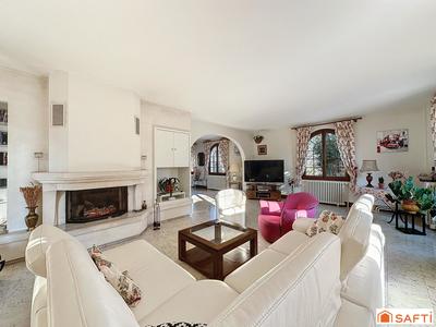 Maison - 317 m² - 10 pièces