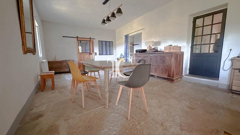 Maison - 208 m² - 8 pièces