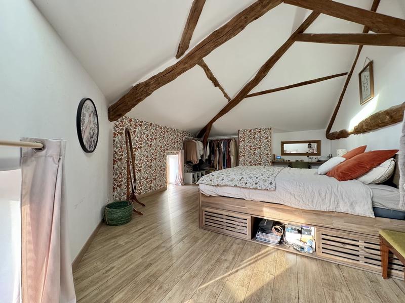 Maison - 207 m² - 7 pièces