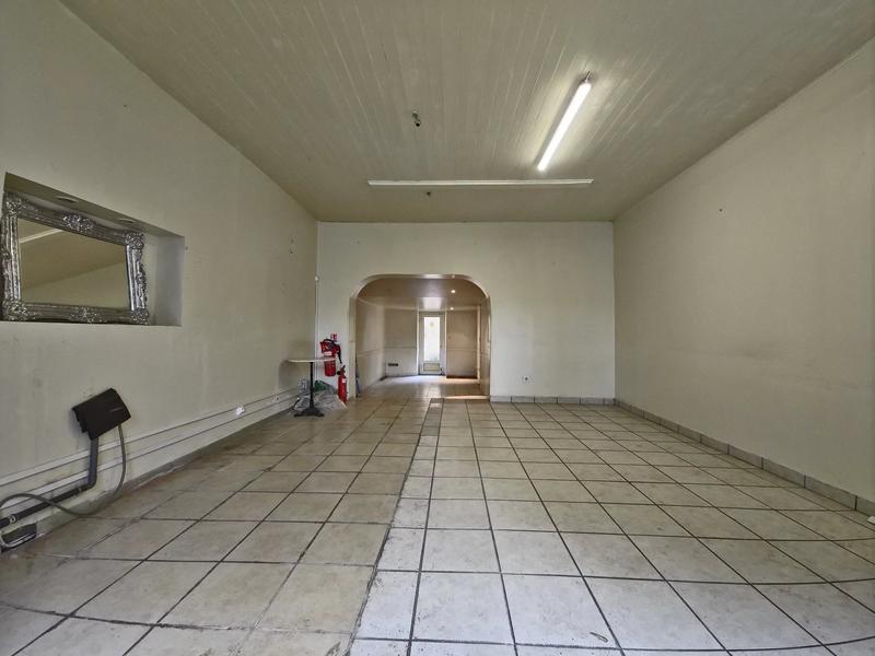 Local commercial - 47 m² - 2 pièces