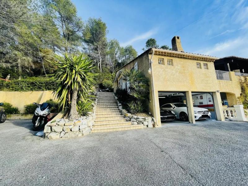 Villa - 179 m² - 5 pièces