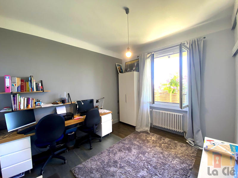 Maison - 300 m² - 11 pièces