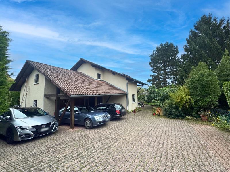 Maison - 231 m² - 7 pièces