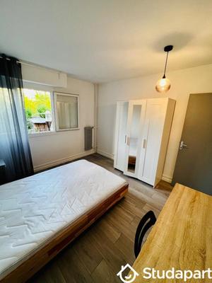 Chambre - 12 m² - 1 pièce